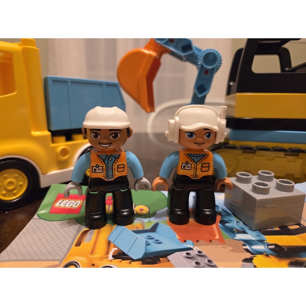 LEGO DUPLO: Truck & Tracked Excavator (10931) - Picture 2 of 5